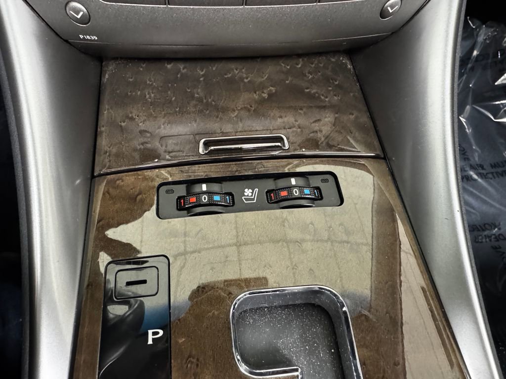 Used 2012 Lexus IS 350C image 30