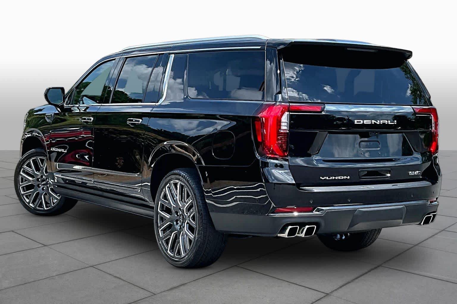 Used 2026 GMC Yukon XL Denali Ultimate AWD/4WD image 12