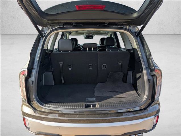 Used 2023 Kia Telluride EX w/ EX Captain's Chair Package image 6