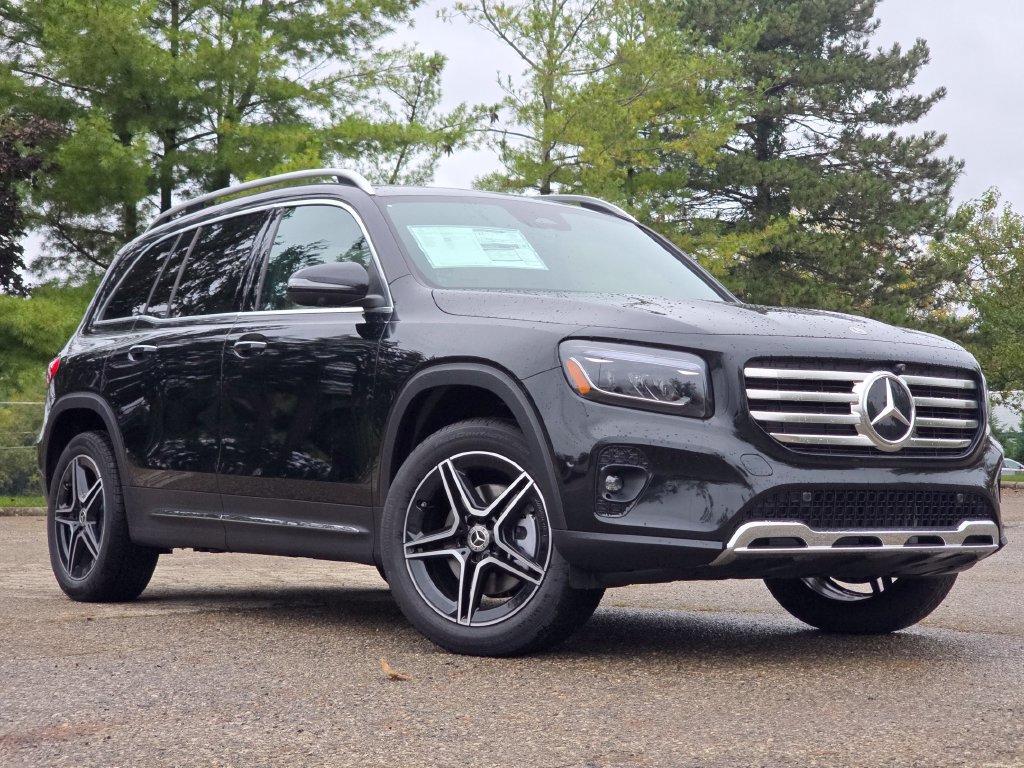 New 2026 Mercedes-Benz GLB 250 4MATIC image 2