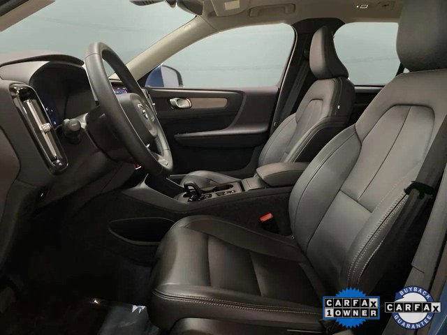 Used 2025 Volvo XC40 B5 Core image 67