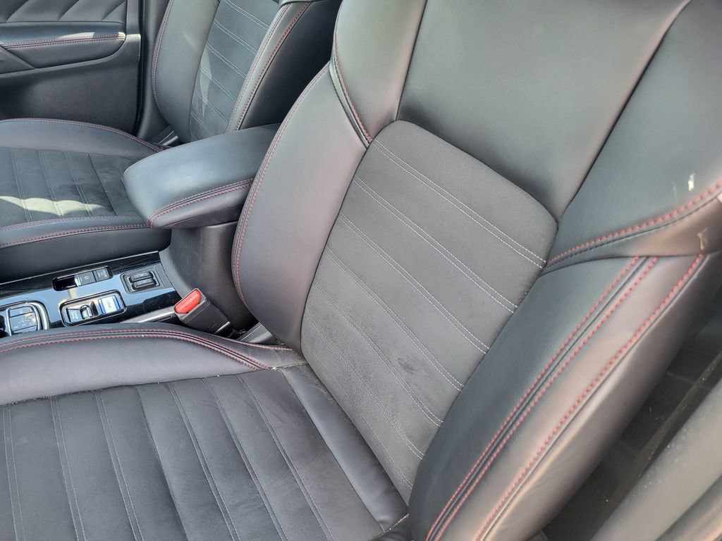 Used 2022 Mitsubishi Outlander LE AWD/4WD image 15