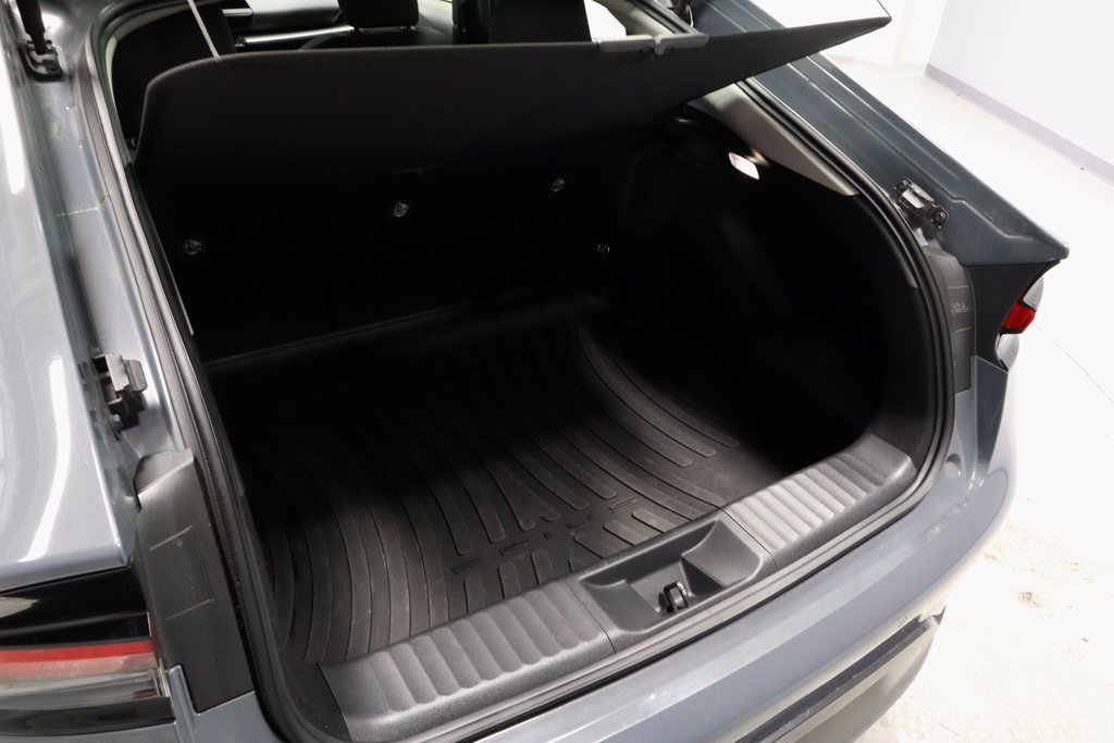 Used 2023 Toyota Prius LE image 12