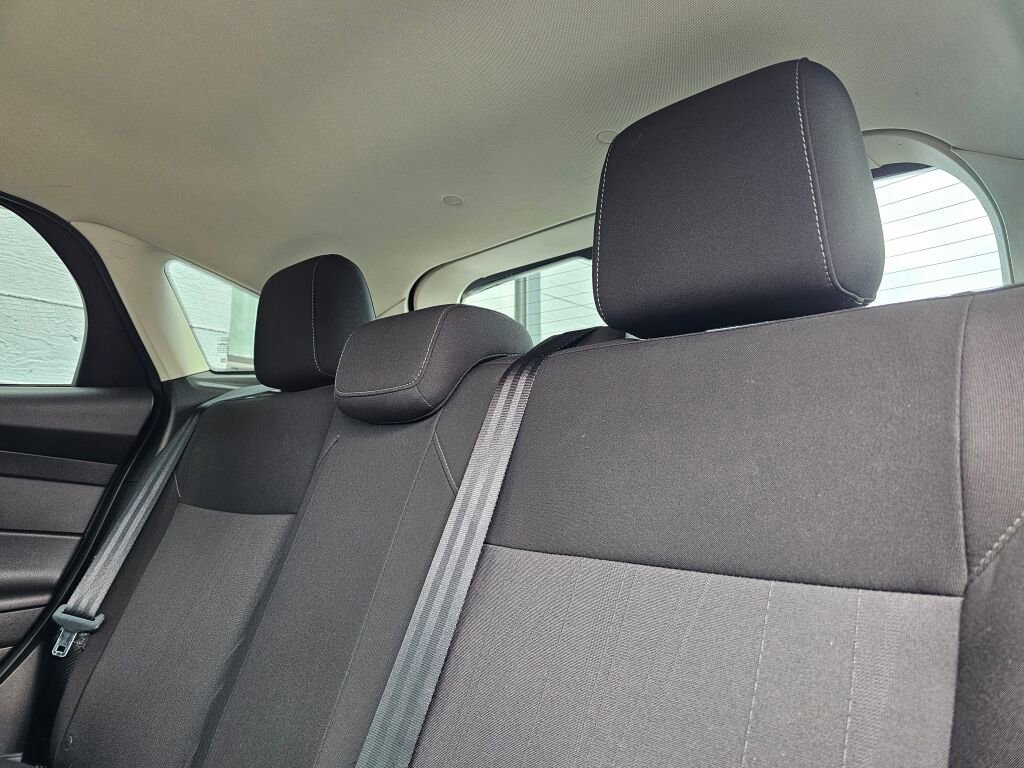 Used 2017 Ford Focus SE w/ SE Sport Package FWD image 17