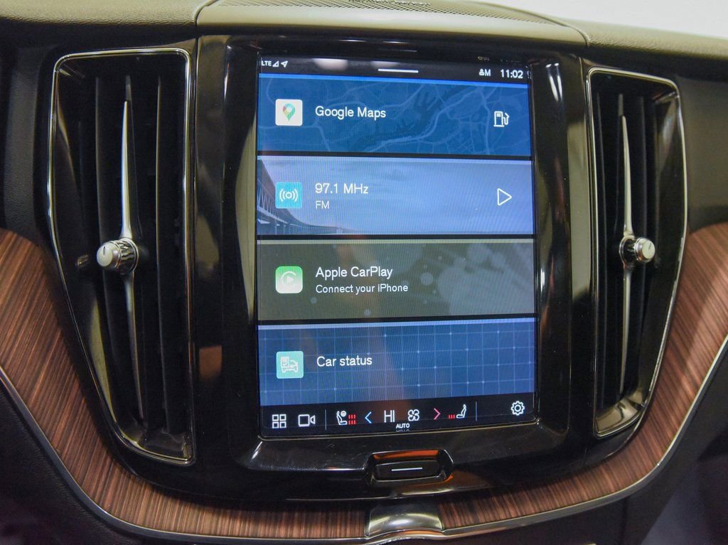 Used 2022 Volvo XC60 B5 Momentum w/ Climate Package image 20