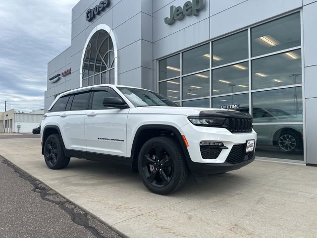 Used 2024 Jeep Grand Cherokee Limited w/ Black Appearance Package AWD/4WD image 1
