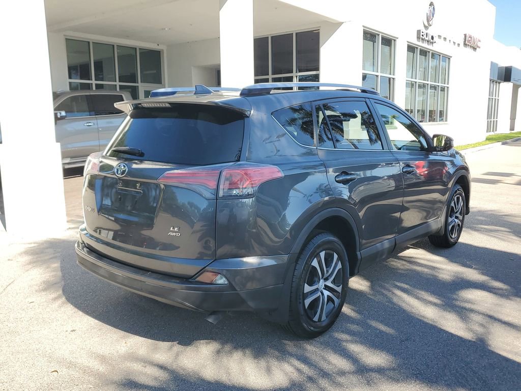 Used 2017 Toyota RAV4 LE image 5