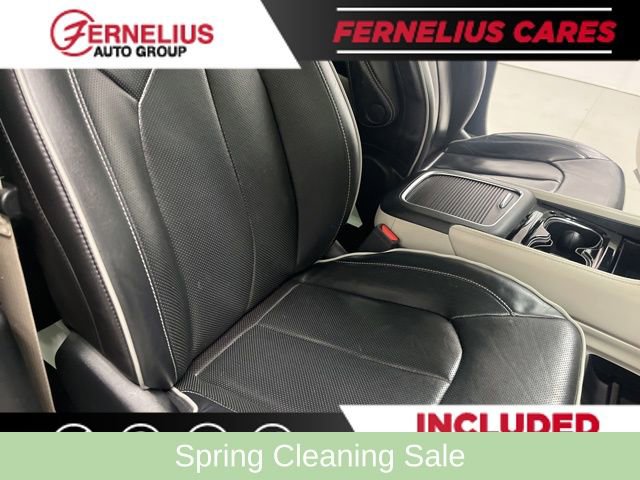 Used 2023 Chrysler Pacifica Limited FWD image 32