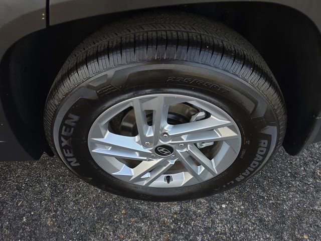 Used 2026 Hyundai Tucson SE FWD image 11
