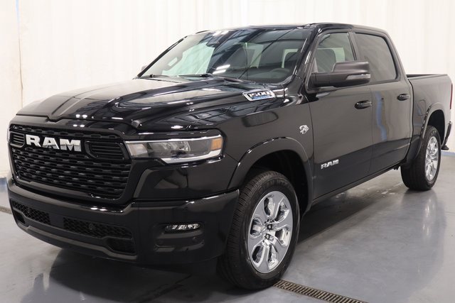 New 2026 RAM 1500 4x4 Crew Cab image 5