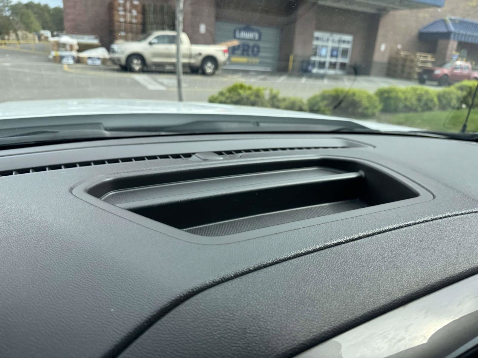 Used 2025 Chevrolet Silverado 1500 W/T image 26