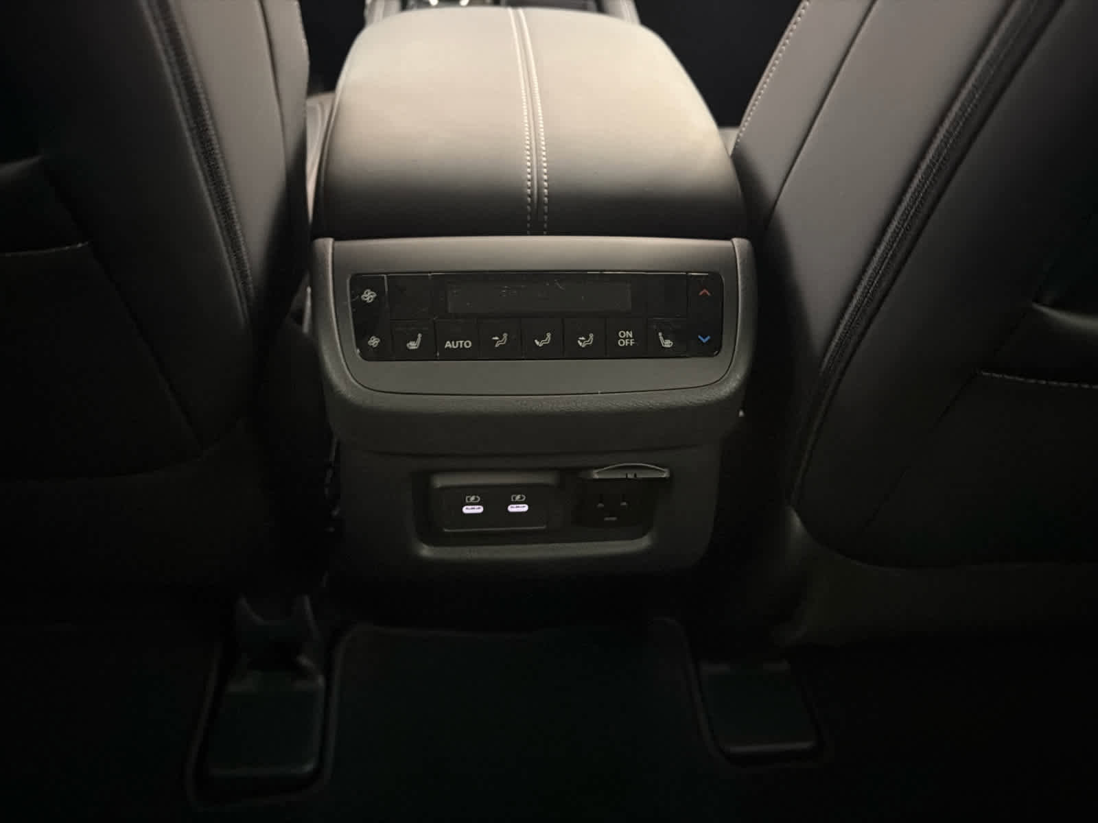 New 2026 Nissan Pathfinder Platinum AWD/4WD image 22