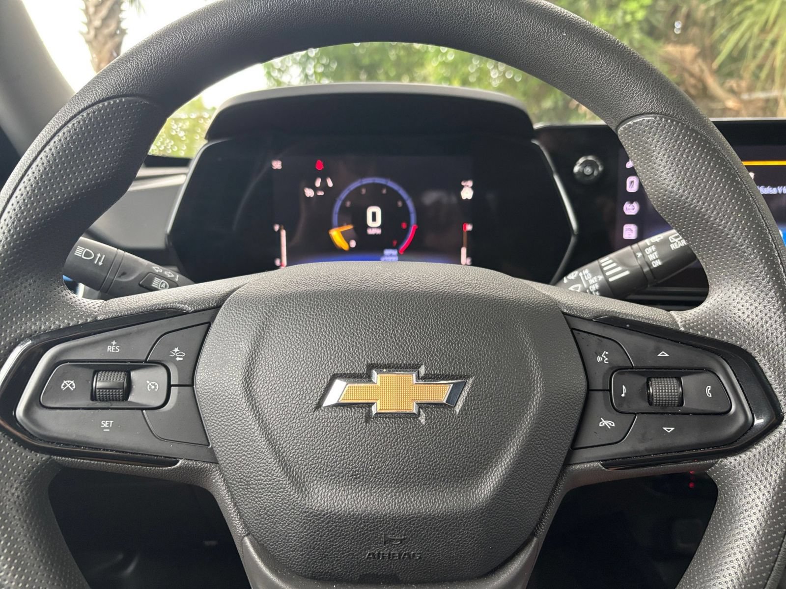 Used 2025 Chevrolet Trax LT FWD image 29