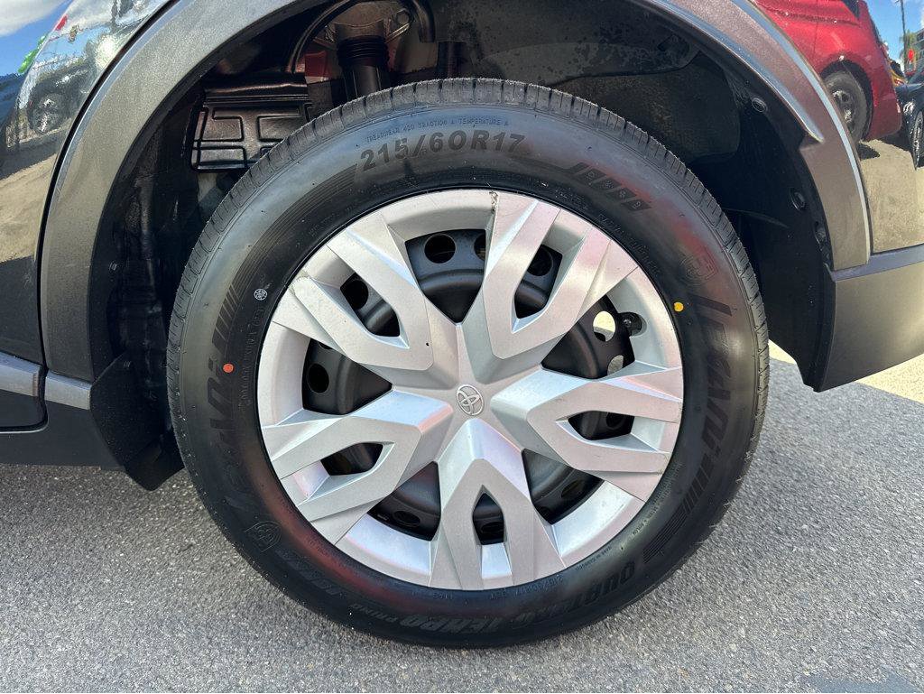 Used 2019 Toyota C-HR LE FWD image 14