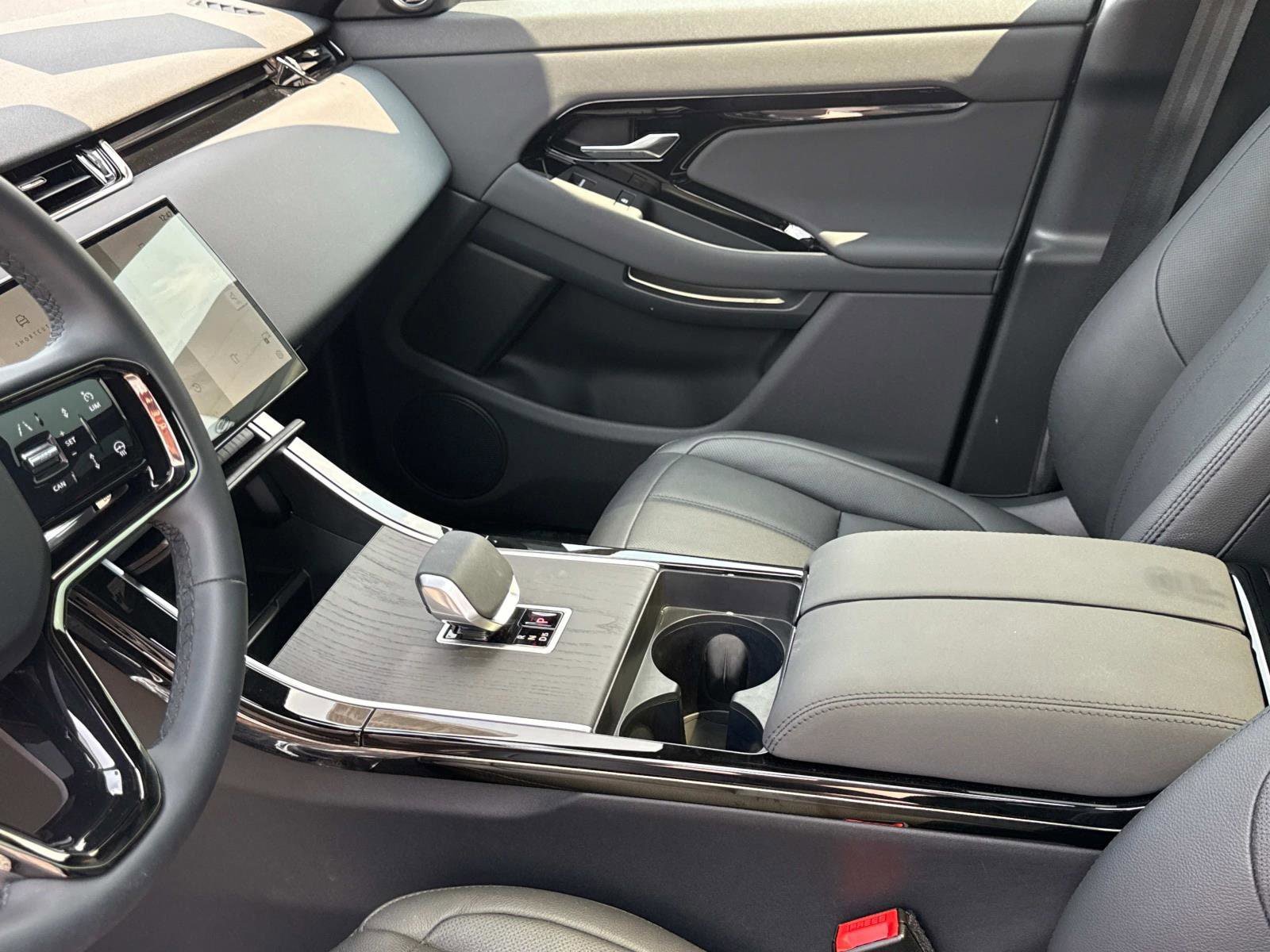 Certified 2025 Land Rover Range Rover Evoque S image 21