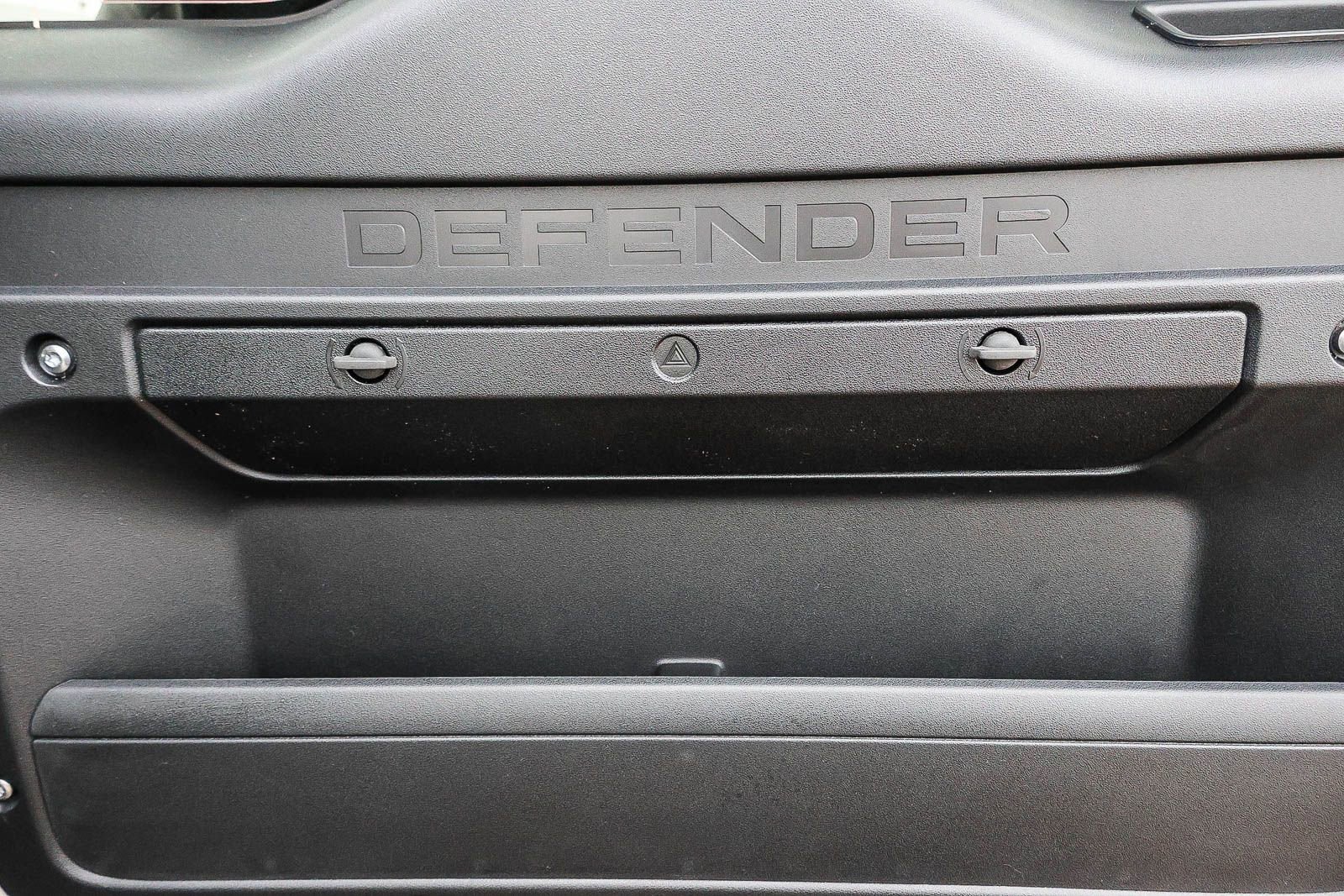 New 2026 Land Rover Defender 130 X-Dynamic SE image 27