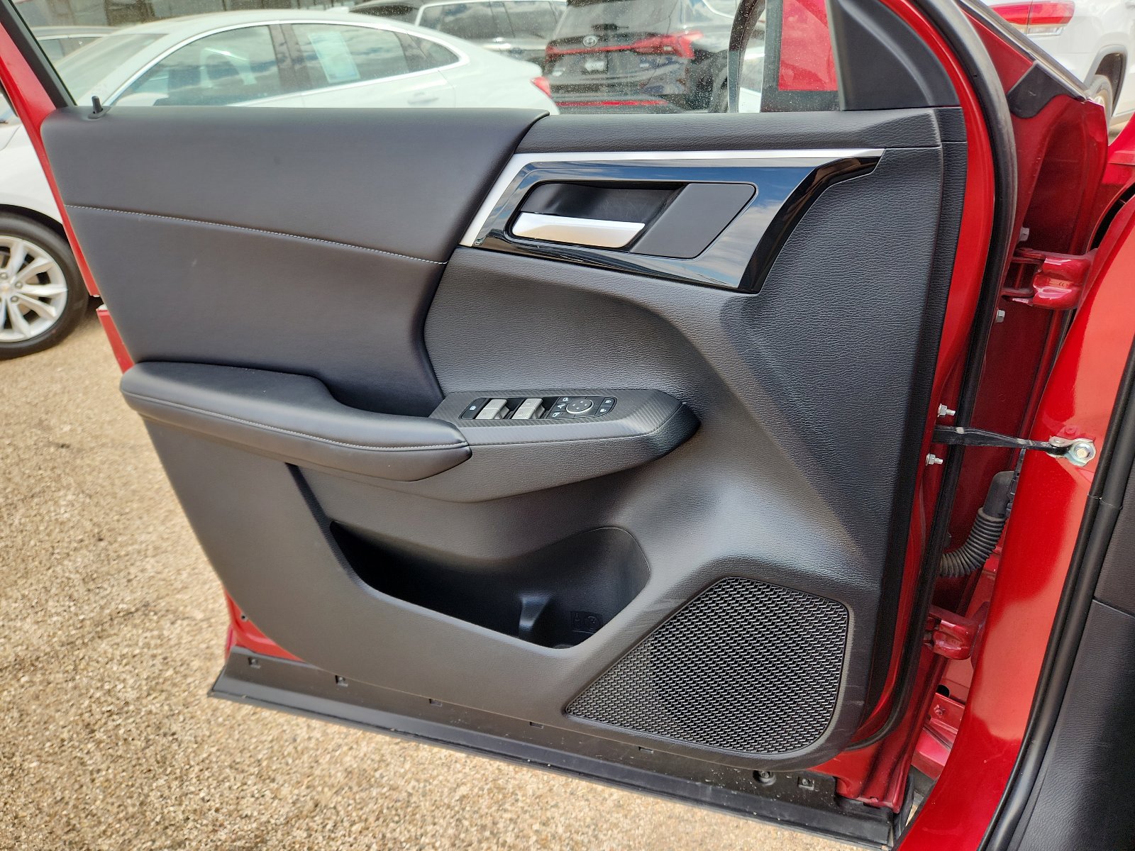 Used 2024 Mitsubishi Outlander SE image 13