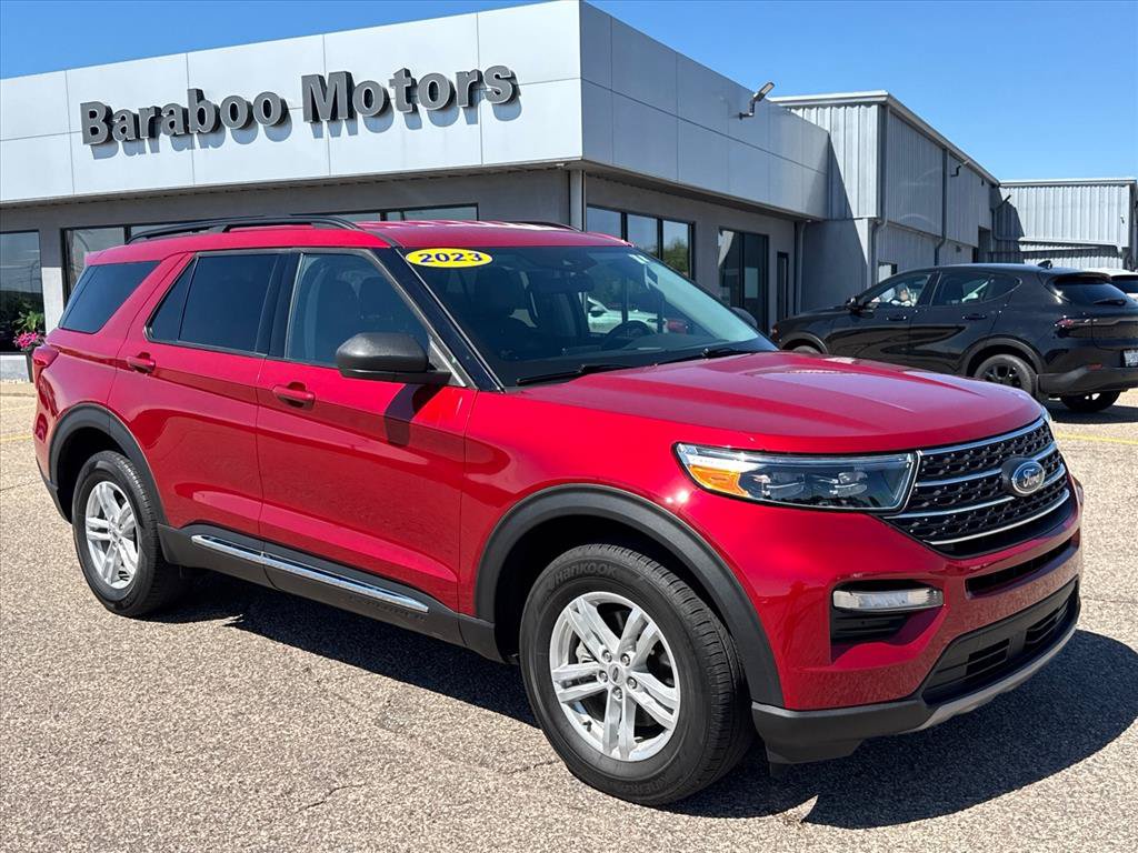 Used 2023 Ford Explorer XLT w/ Equipment Group 202A AWD/4WD image 1