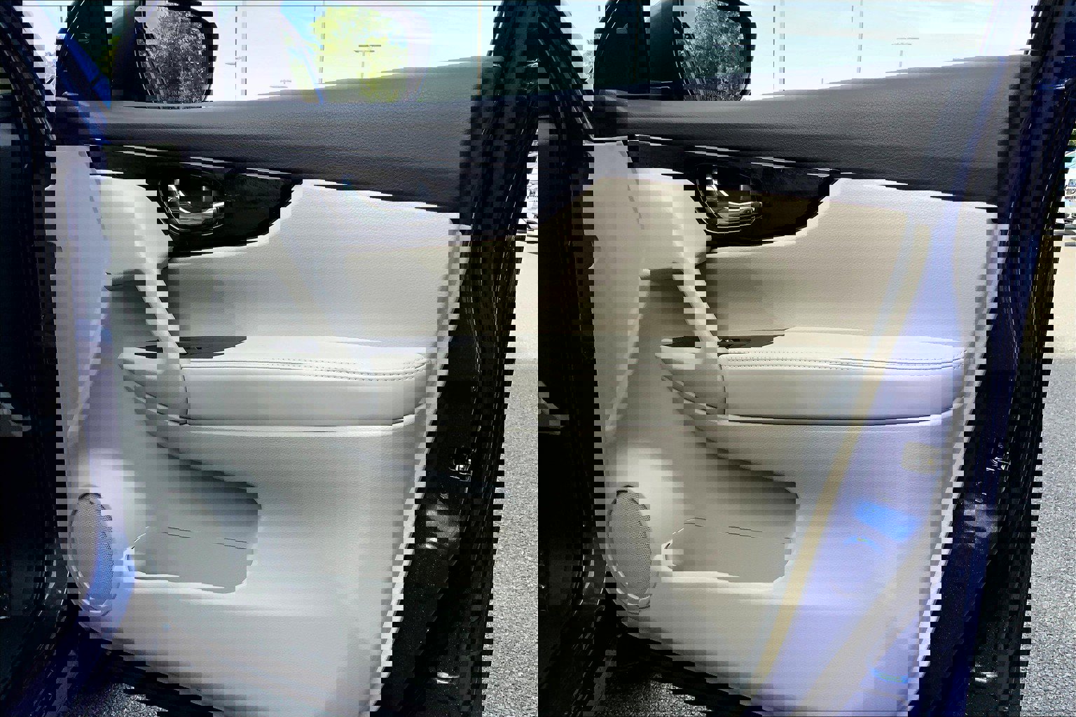 Used 2021 Nissan Rogue Sport SL w/ Premium Package image 26