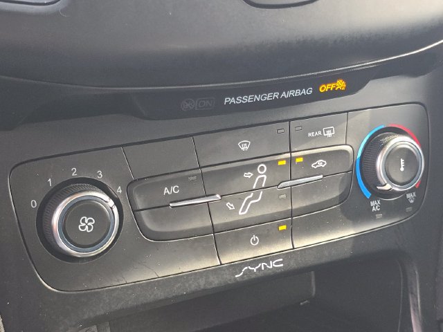Used 2016 Ford Focus SE FWD image 27