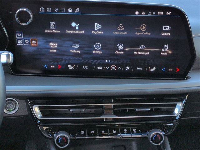 Used 2025 Chevrolet Traverse LT image 17