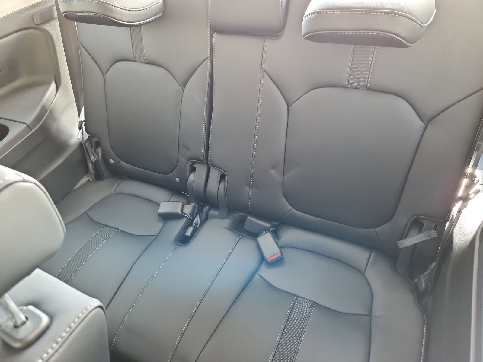 Used 2025 Honda Pilot EX-L image 12