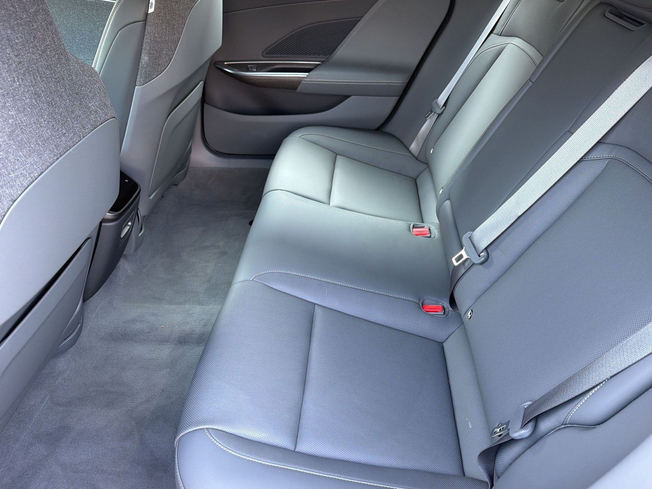 Used 2024 Lucid Air Pure RWD image 22