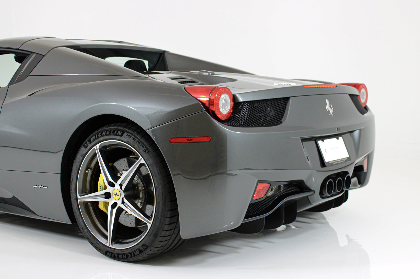 Certified 2013 Ferrari 458 Spider RWD image 9