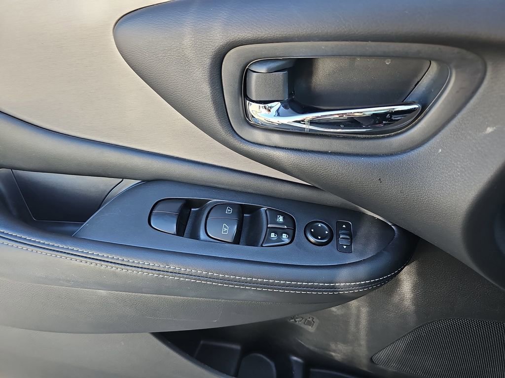 Used 2023 Nissan Murano SV w/ SV Midnight Edition Package image 30