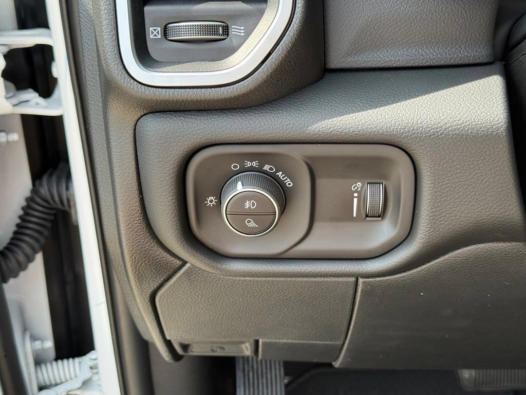New 2027 RAM 2500 Big Horn AWD/4WD image 19