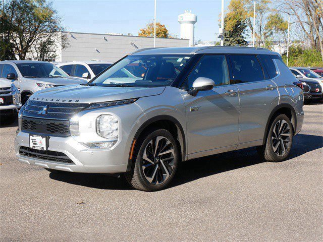 Used 2025 Mitsubishi Outlander SEL image 3
