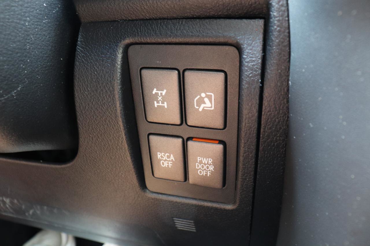 Used 2015 Lexus LX 570 4WD image 77