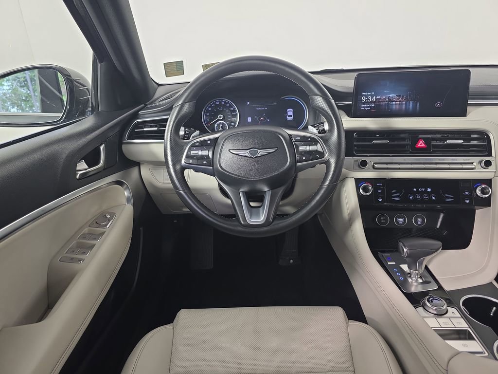 Used 2025 Genesis G70 2.5T image 16