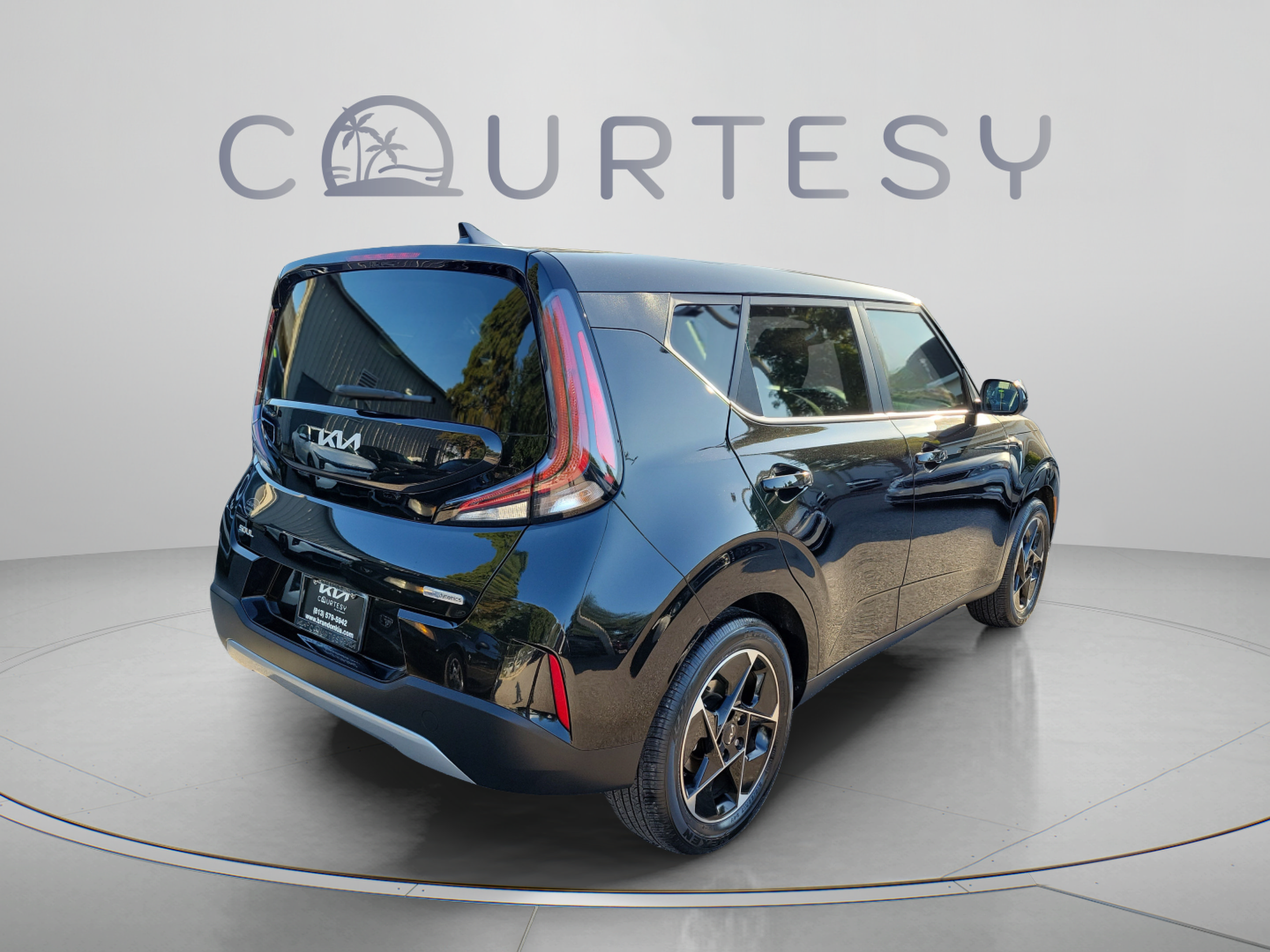 Certified 2024 Kia Soul EX FWD image 3