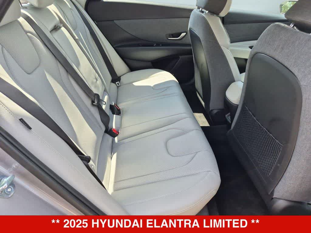 Used 2025 Hyundai Elantra Limited FWD image 17