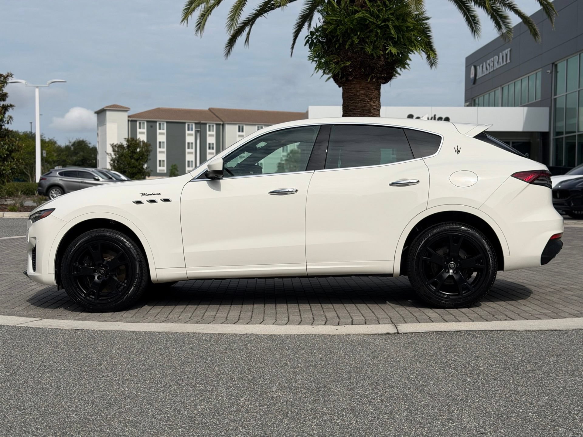 Used 2023 Maserati Levante Modena AWD/4WD image 11