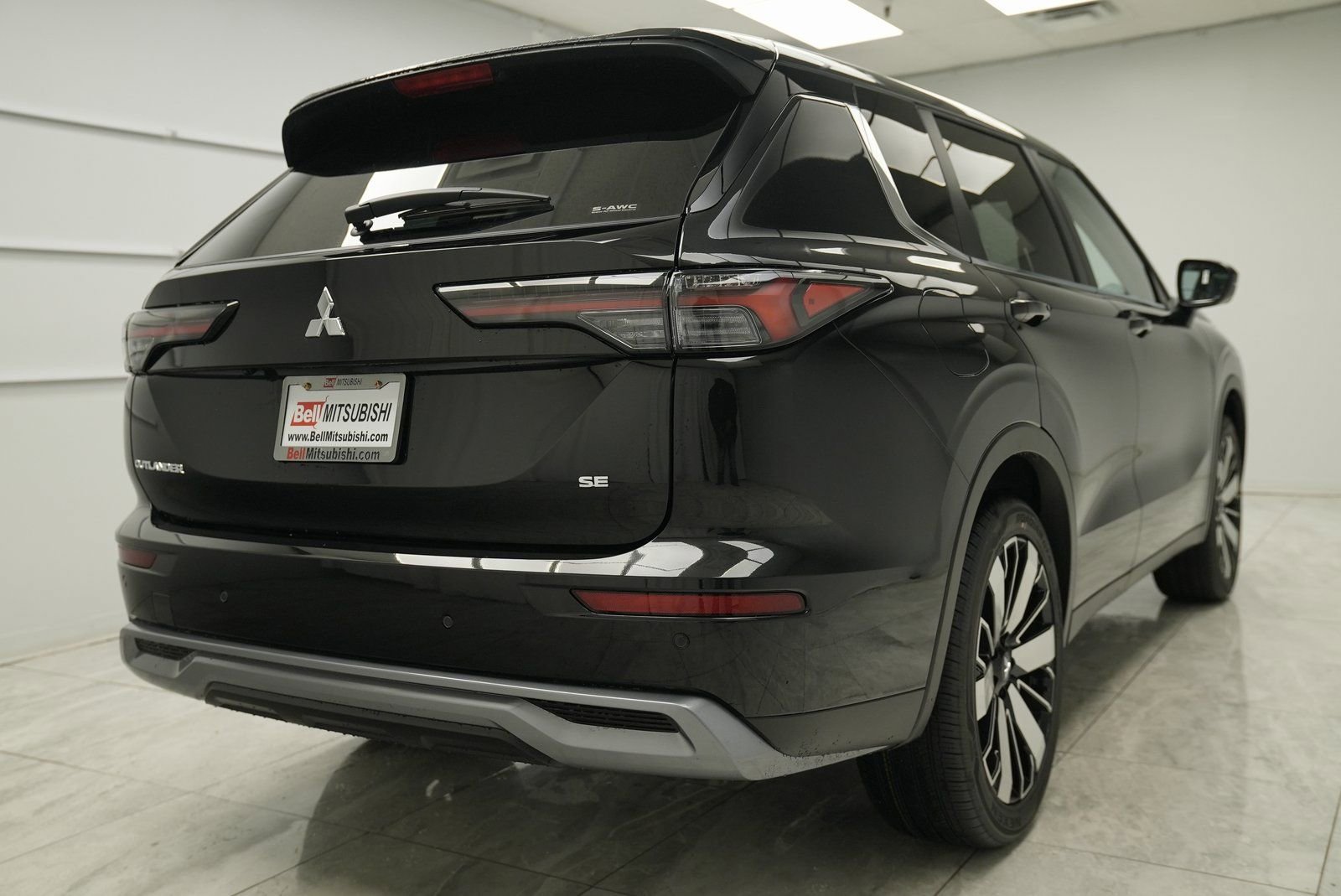 Used 2025 Mitsubishi Outlander SE image 5