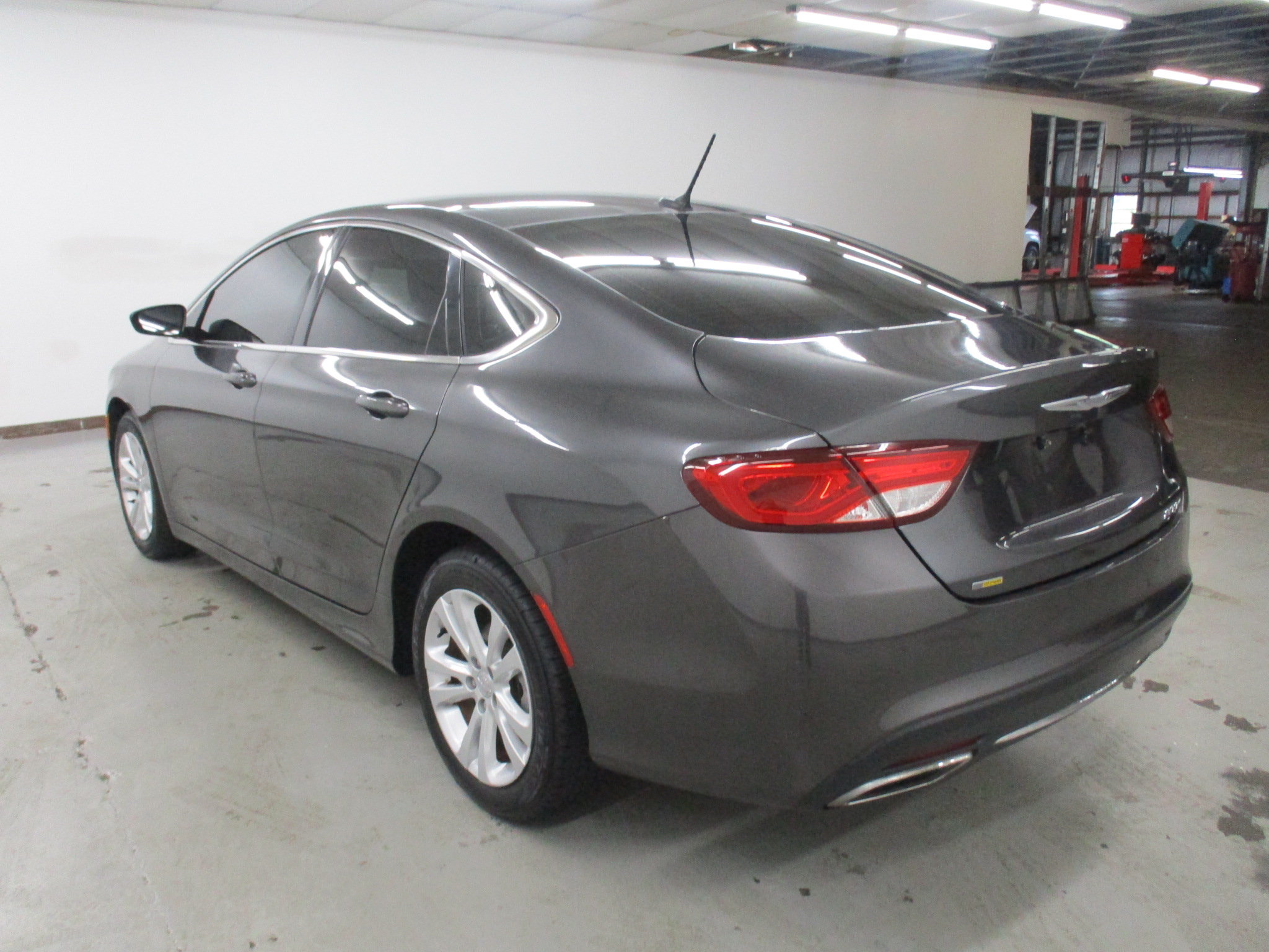 Used 2017 Chrysler 200 Limited w/ Convenience Group FWD image 5