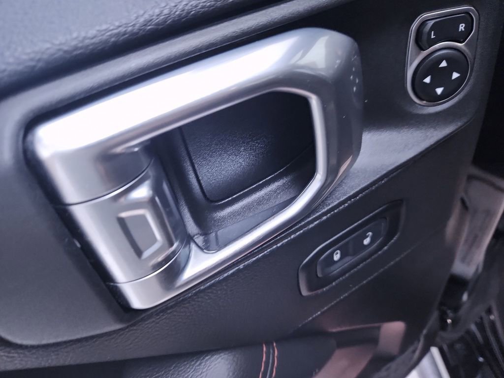 Used 2022 Jeep Gladiator Rubicon w/ LED Lighting Group AWD/4WD image 13