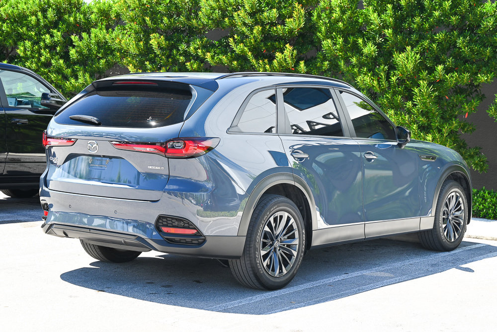 Certified 2025 MAZDA CX-70 3.3 Turbo w/ Preferred Package AWD/4WD image 3
