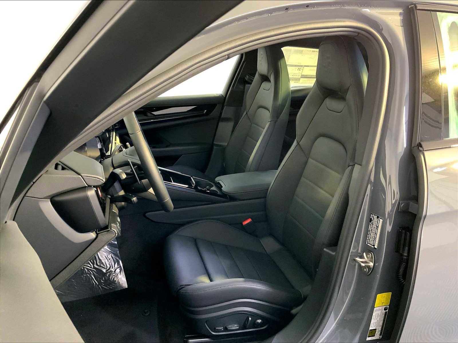 New 2026 Porsche Panamera 4 image 5
