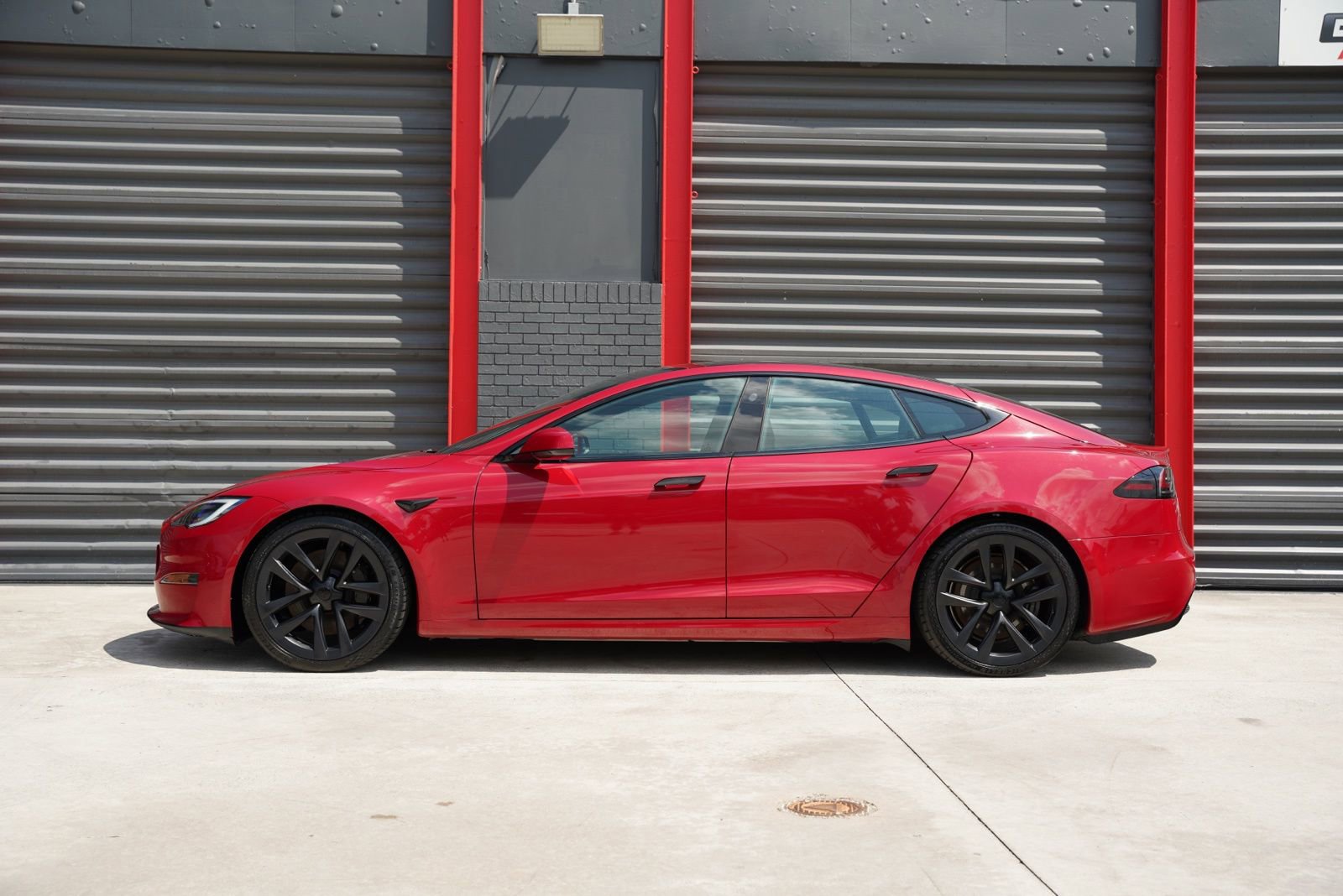 Used 2022 Tesla Model S image 4