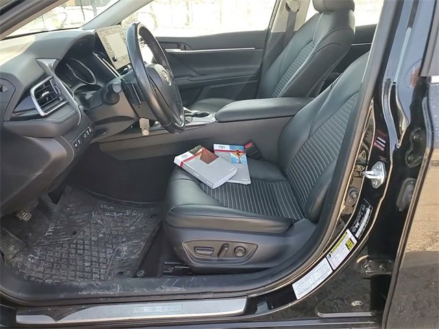Used 2024 Toyota Camry SE image 11