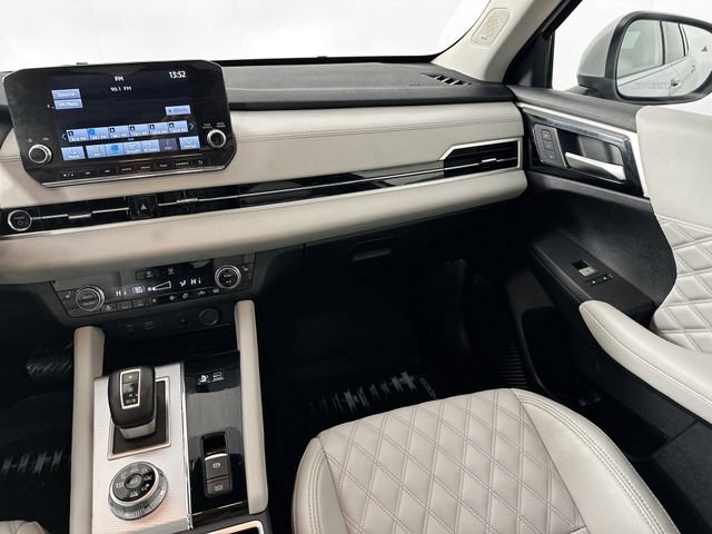 Used 2023 Mitsubishi Outlander SEL image 26