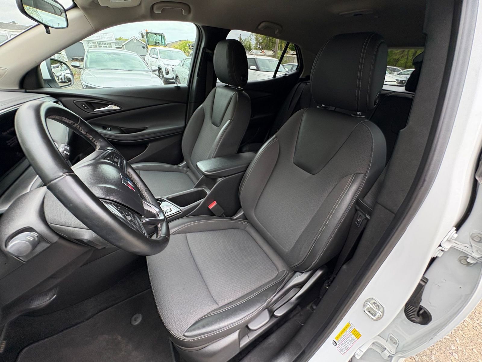 Used 2025 Buick Encore GX Preferred FWD image 35