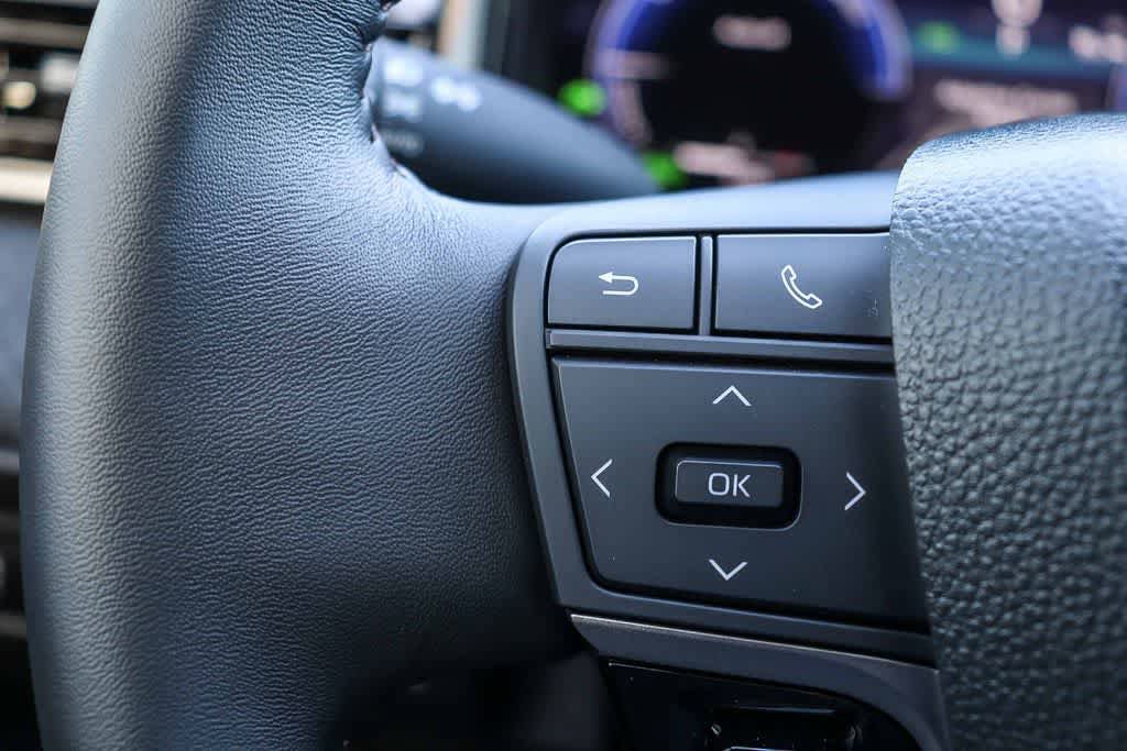 Used 2025 Toyota Camry XLE FWD image 21