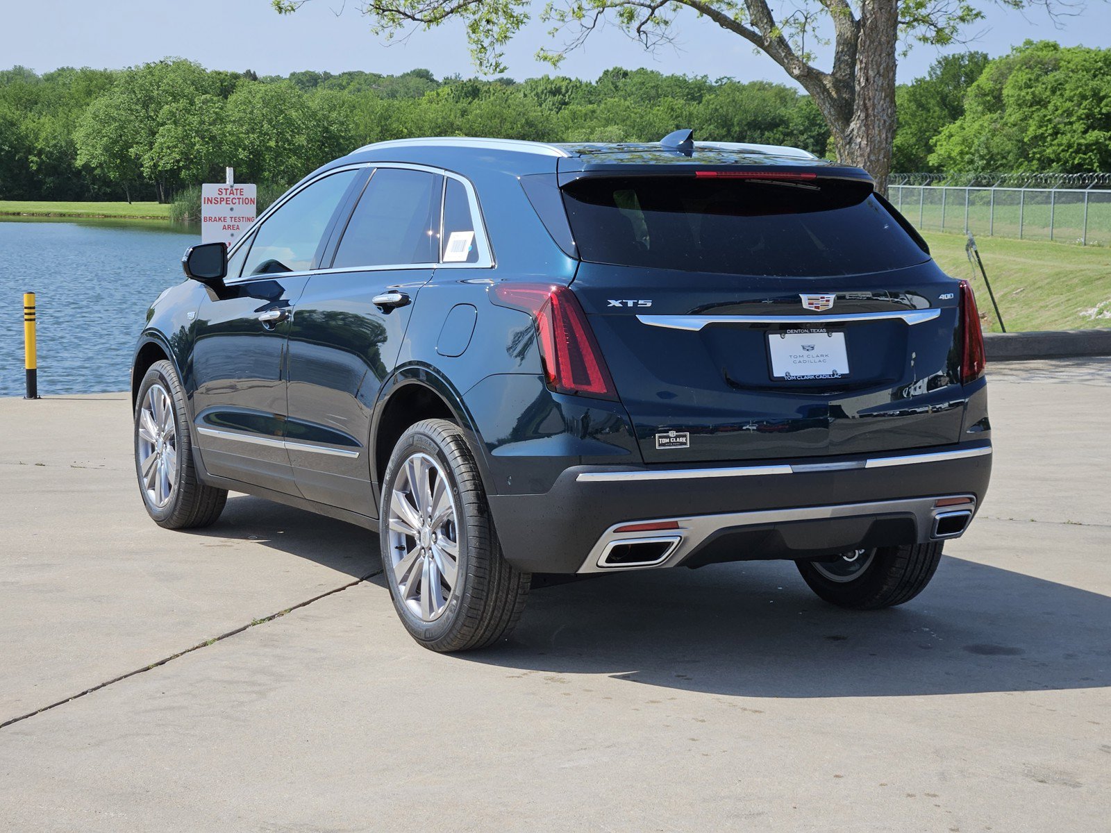 New 2026 Cadillac XT5 Premium Luxury w/ Driver Assist Package FWD image 4
