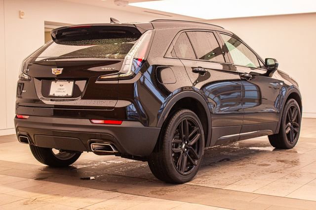 Used 2023 Cadillac XT4 Sport w/ Enhanced Visibility Package image 6