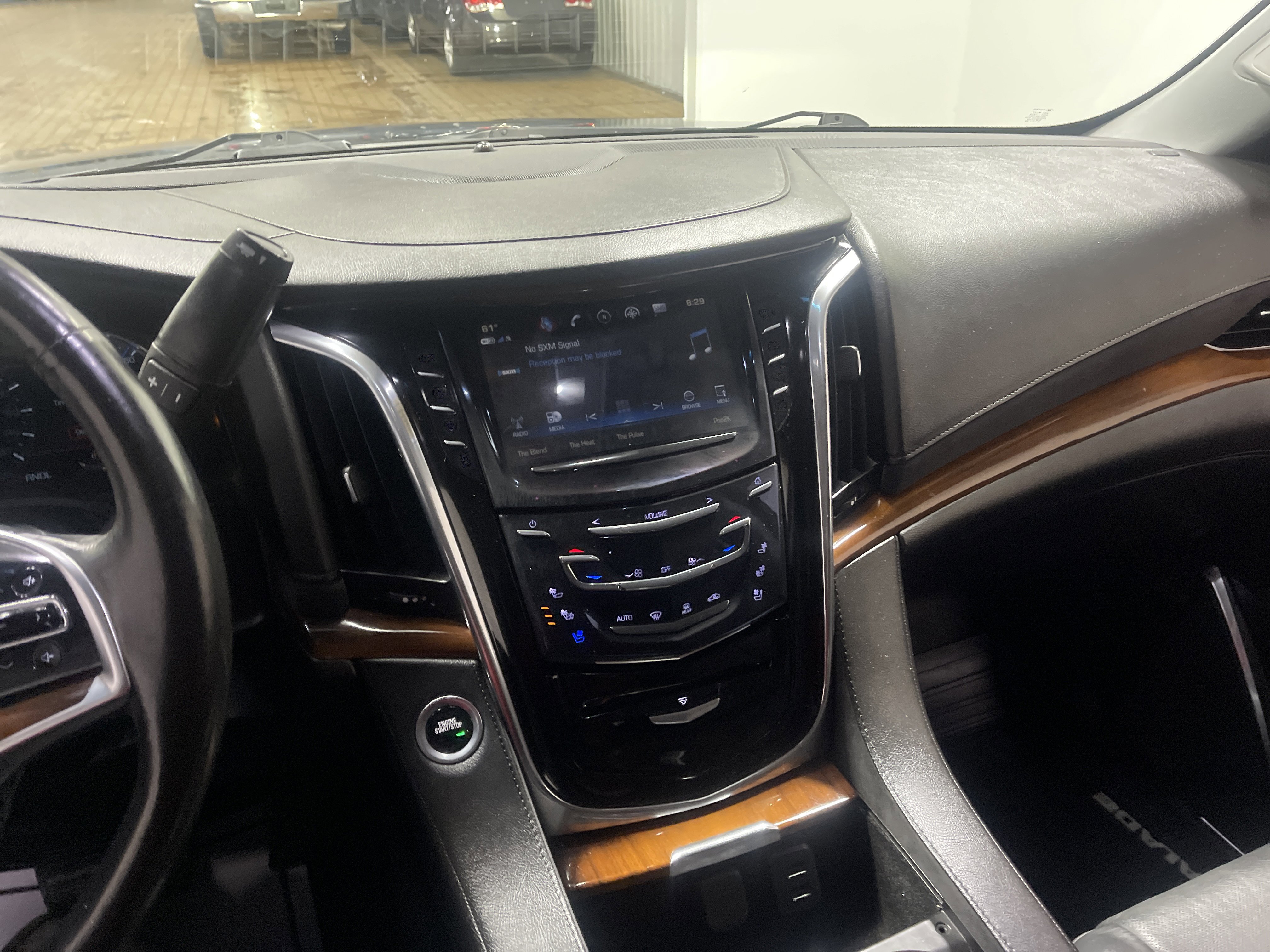 Used 2017 Cadillac Escalade ESV Premium Luxury image 29