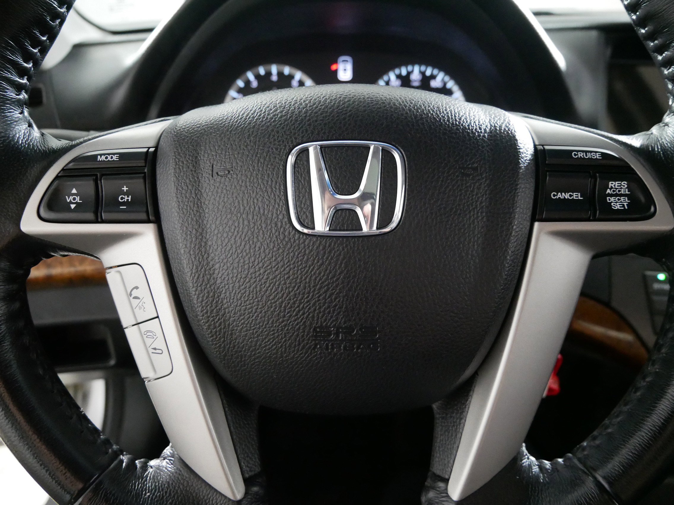 Used 2011 Honda Accord EX-L image 25